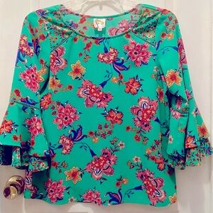 Fig and Flower Top Women Medium Green Floral Ruffle 3/4 Sleeve Blouse